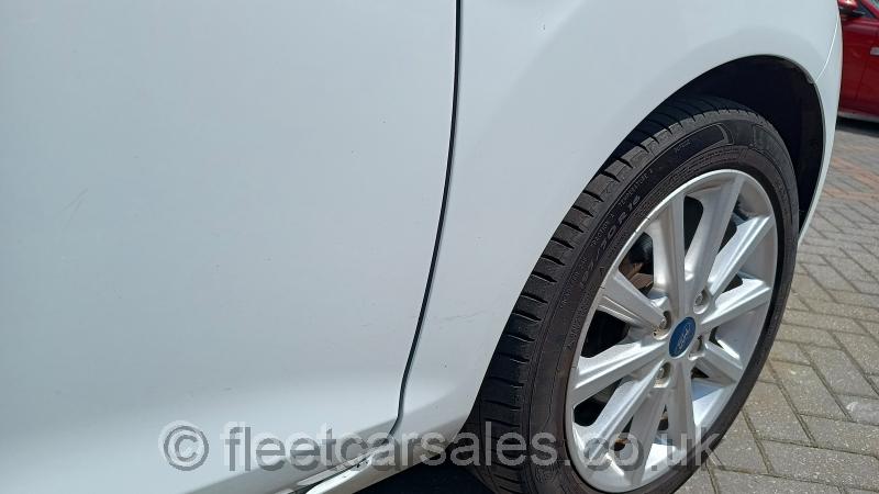 ford fiesta 1.5 tdc titanium frozen white